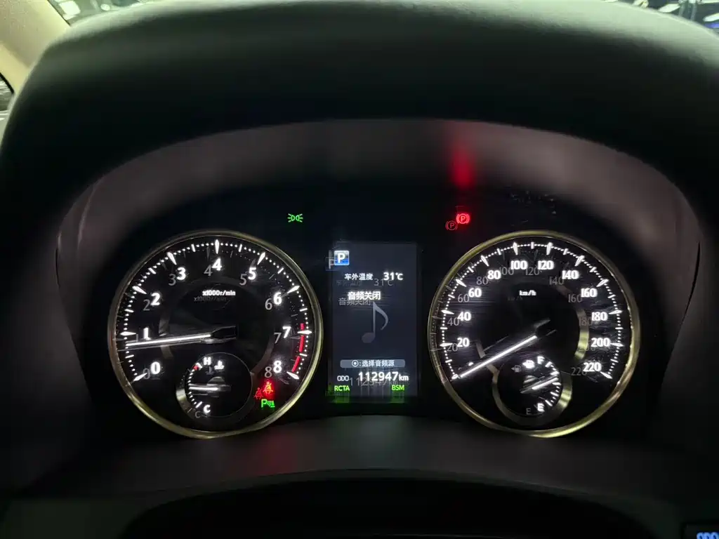 Toyota Alphard — миниатюра 14