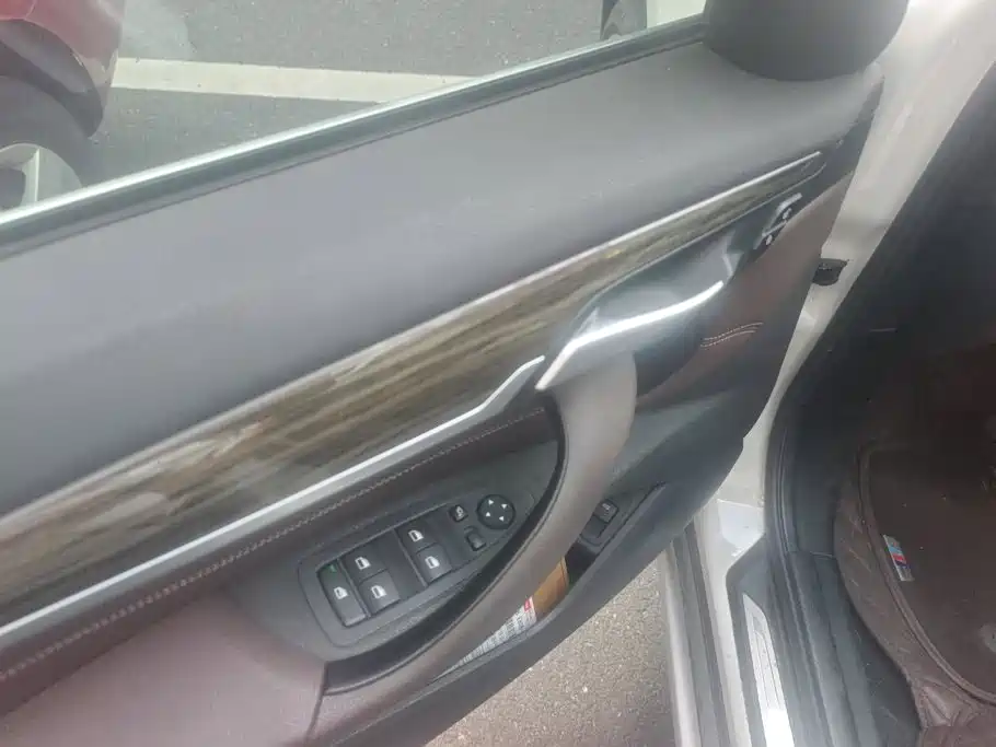BMW X1 2020 xDrive25Li Premium