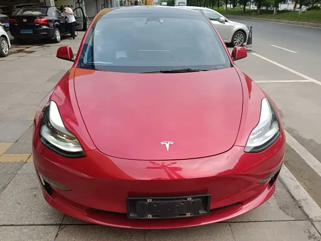 Tesla Model 3 — миниатюра 3