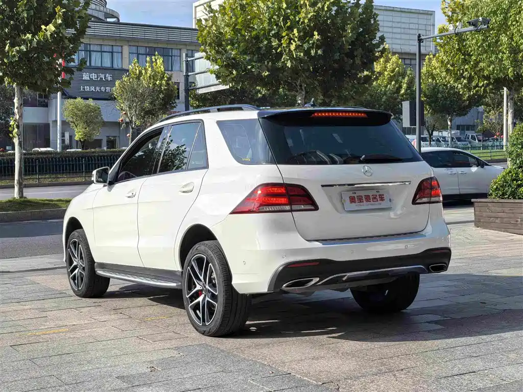 Mercedes-Benz GLE (Import) — миниатюра 9