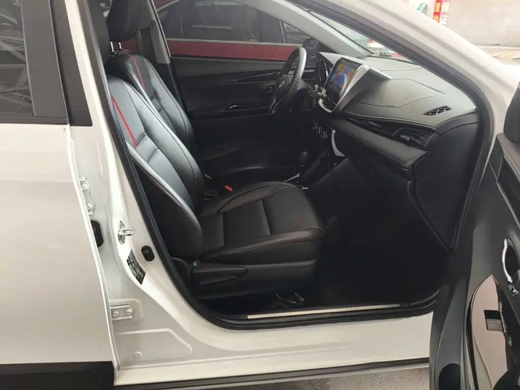 Toyota Yaris L — миниатюра 25