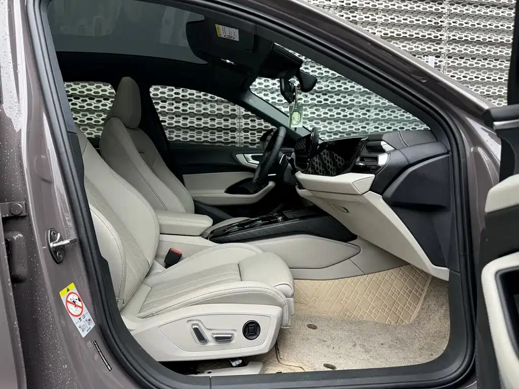 Audi A5L — миниатюра 12