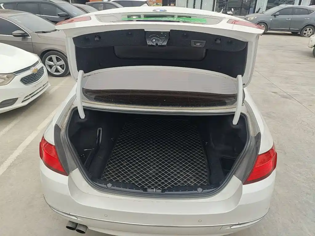 BMW 5 Series — миниатюра 19