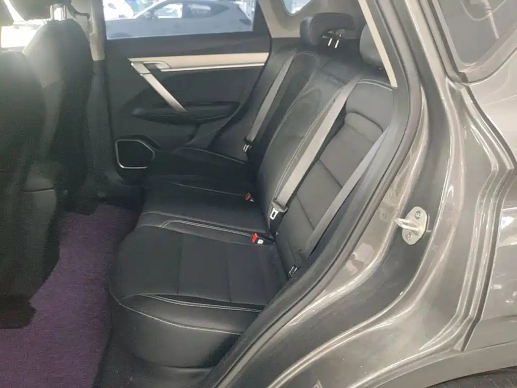 Geely Binyue — миниатюра 17