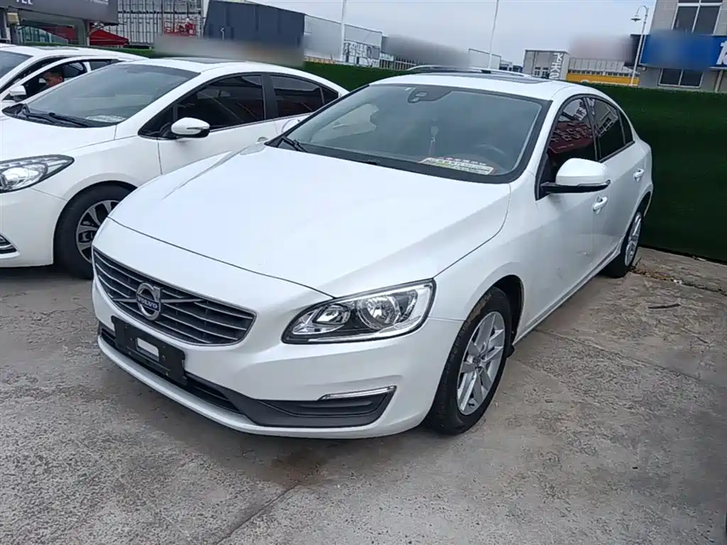 Купить Volvo S60