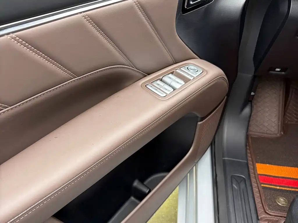 Wuling Xingguang 730 New Energy — миниатюра 12