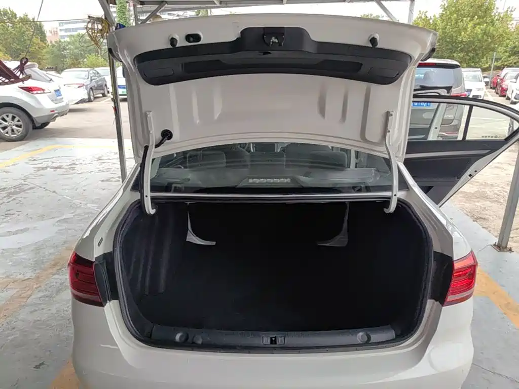 Volkswagen Lavida — миниатюра 19
