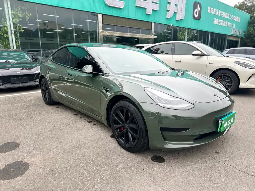 Tesla Model 3 — миниатюра 6