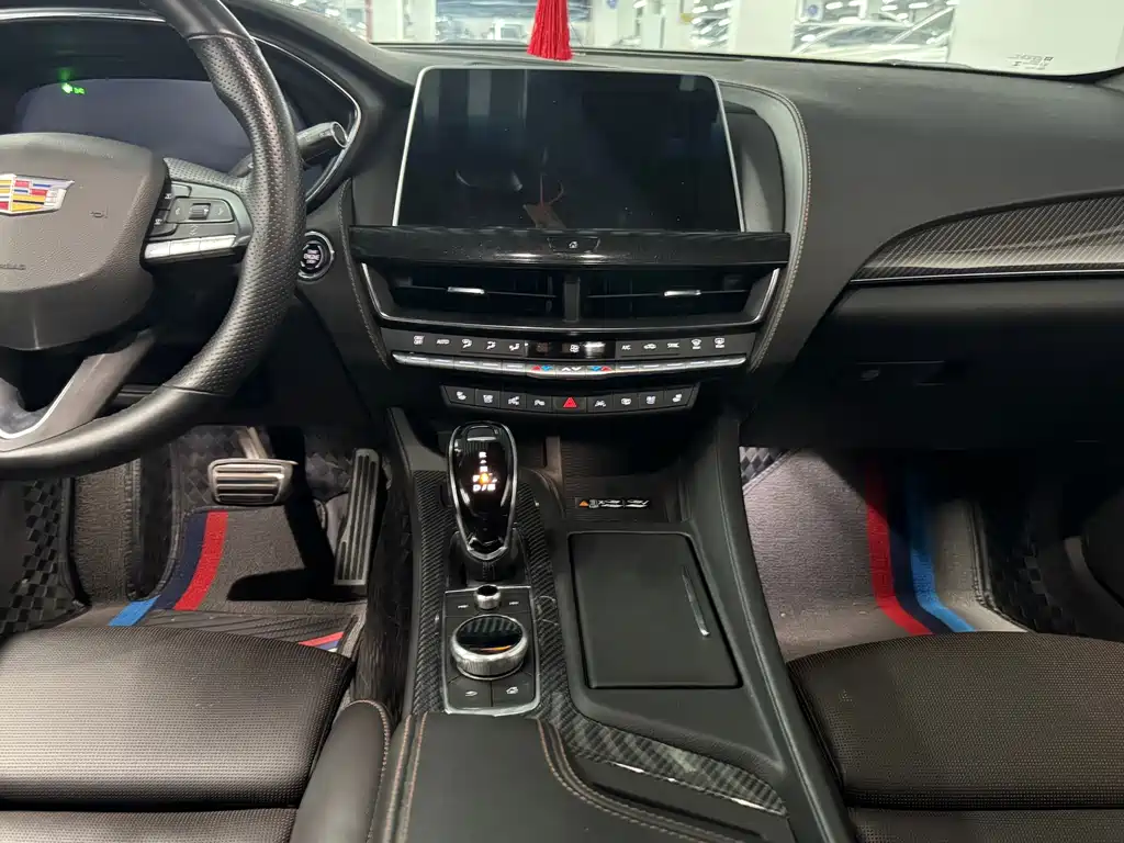 Cadillac CT5 — миниатюра 11