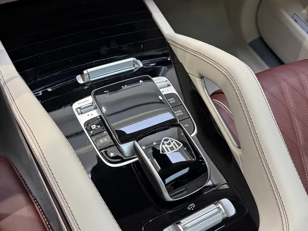 Mercedes-Benz GLS — миниатюра 12