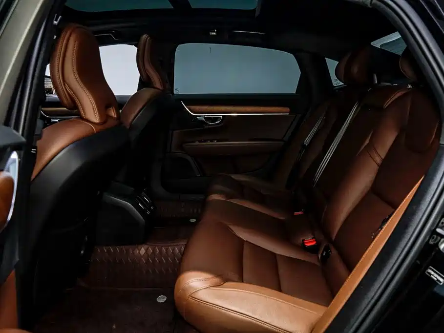 Volvo S90 — миниатюра 9