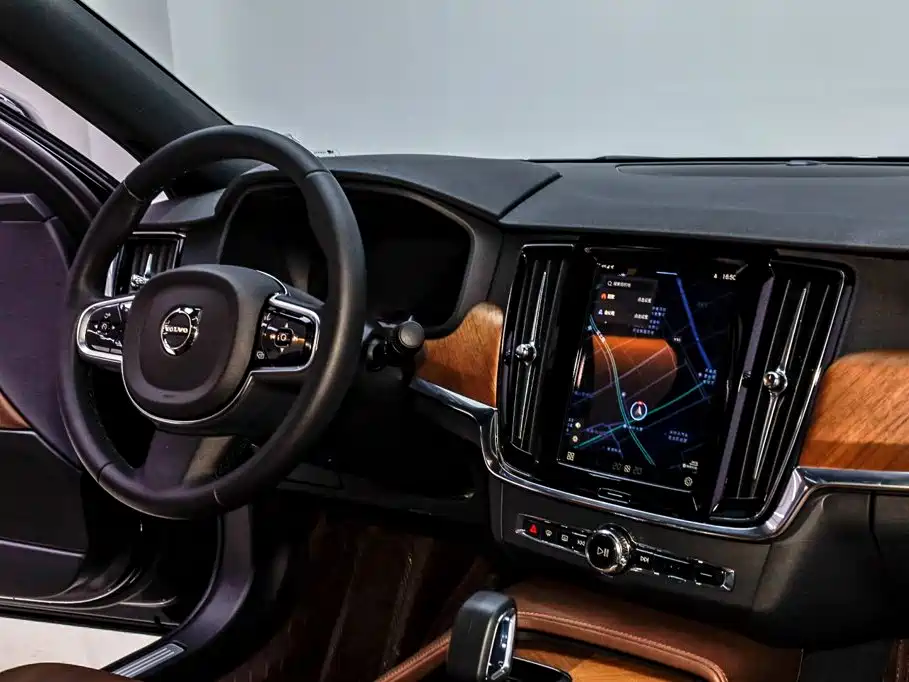 Volvo S90 — миниатюра 13
