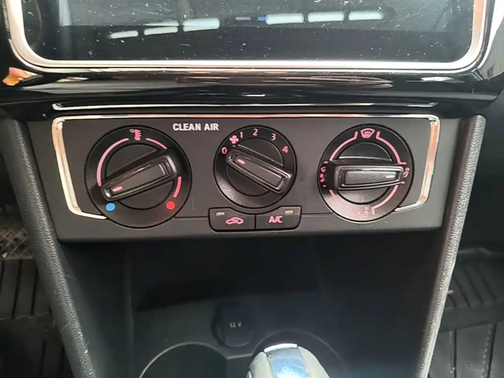 Volkswagen Polo — миниатюра 13