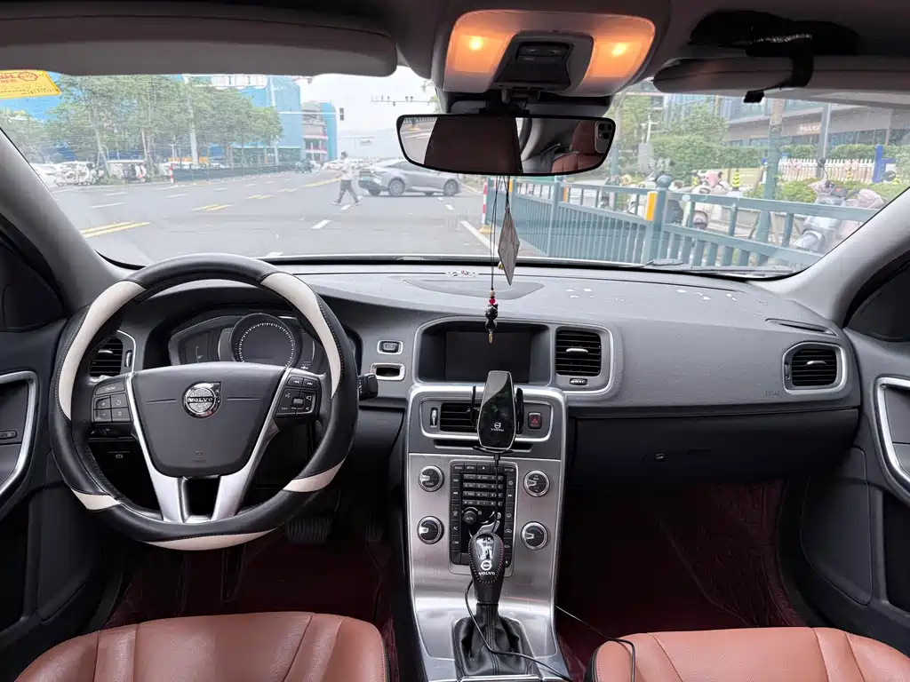 Volvo S60 — миниатюра 8