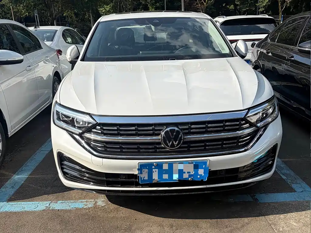 Купить Volkswagen Sagitar