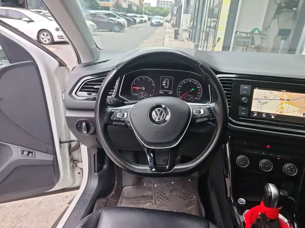 Volkswagen T-Roc — миниатюра 11