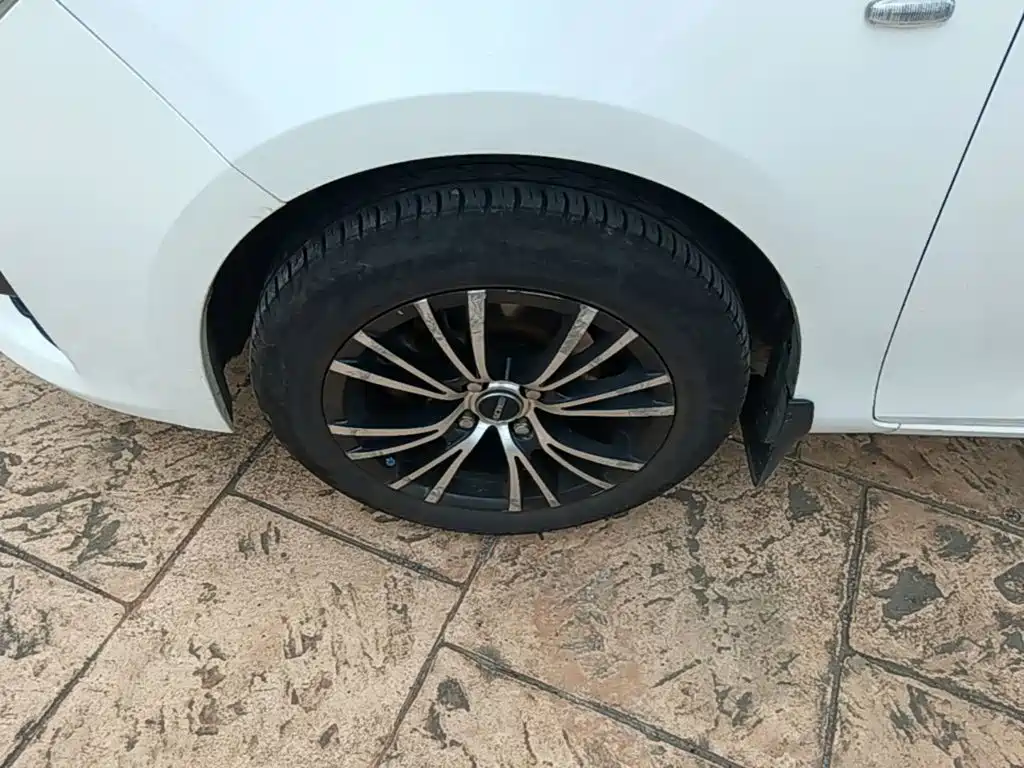 Toyota Yaris L — миниатюра 23