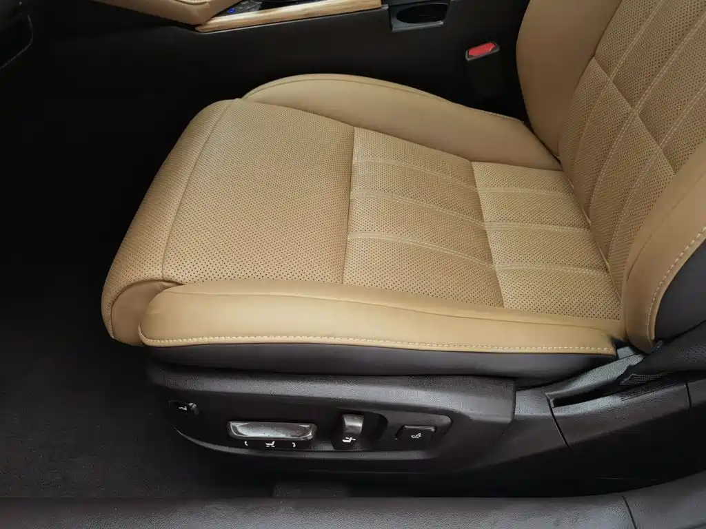 Lexus ES — миниатюра 20