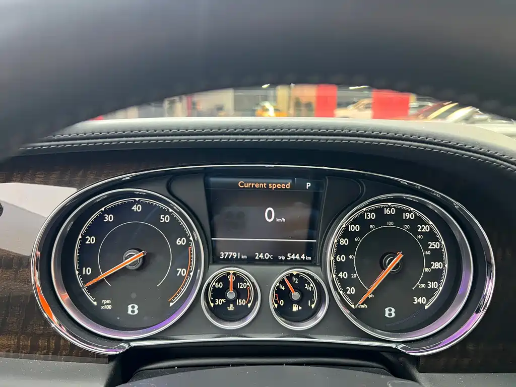 Bentley Flying Spur — миниатюра 6