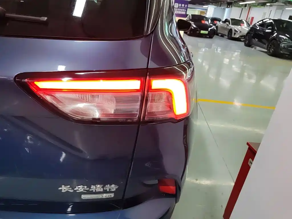 Ford Escape — миниатюра 8