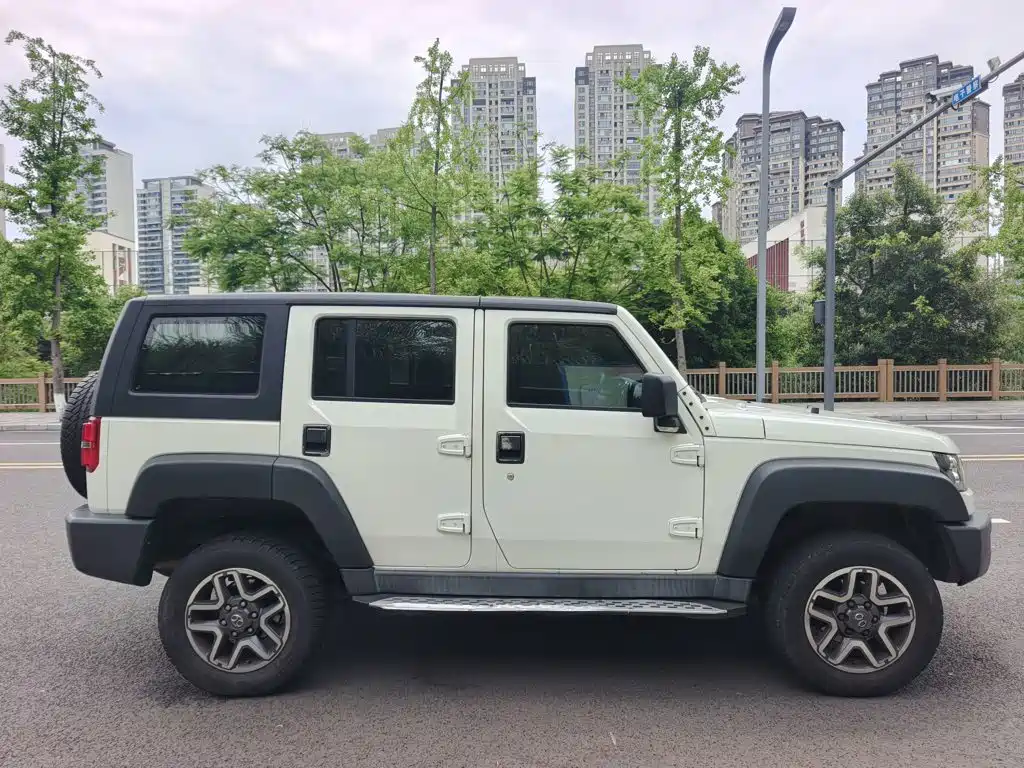 BAIC BJ40 2016 40L 2.3T AT Premium