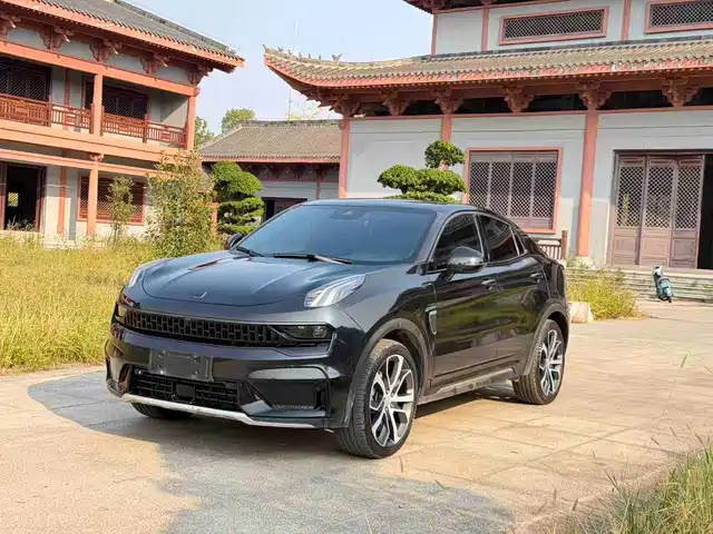 Lynk & Co 05