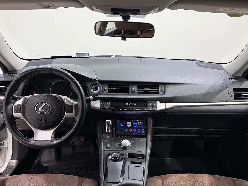 Lexus CT — миниатюра 8