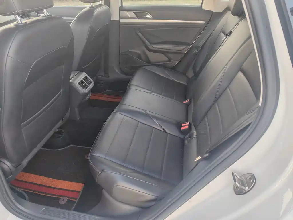 Volkswagen Lavida — миниатюра 9