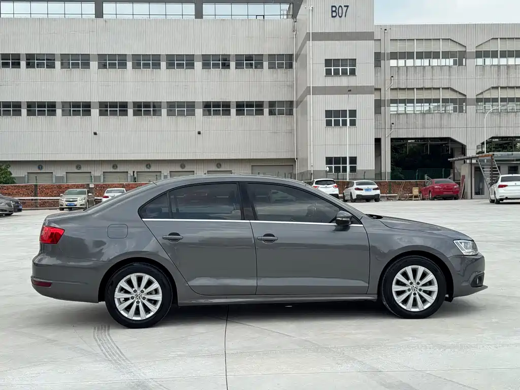 Volkswagen Sagitar — миниатюра 4