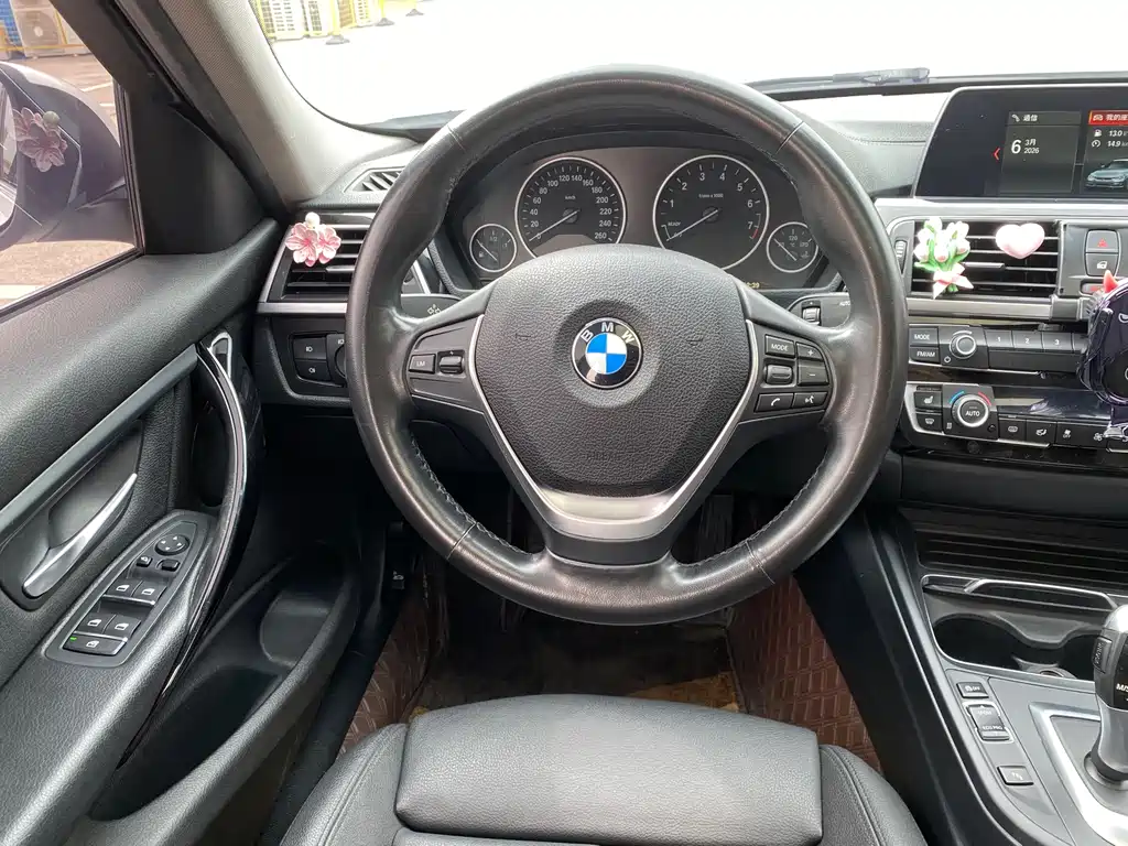 BMW 3 Series — миниатюра 11
