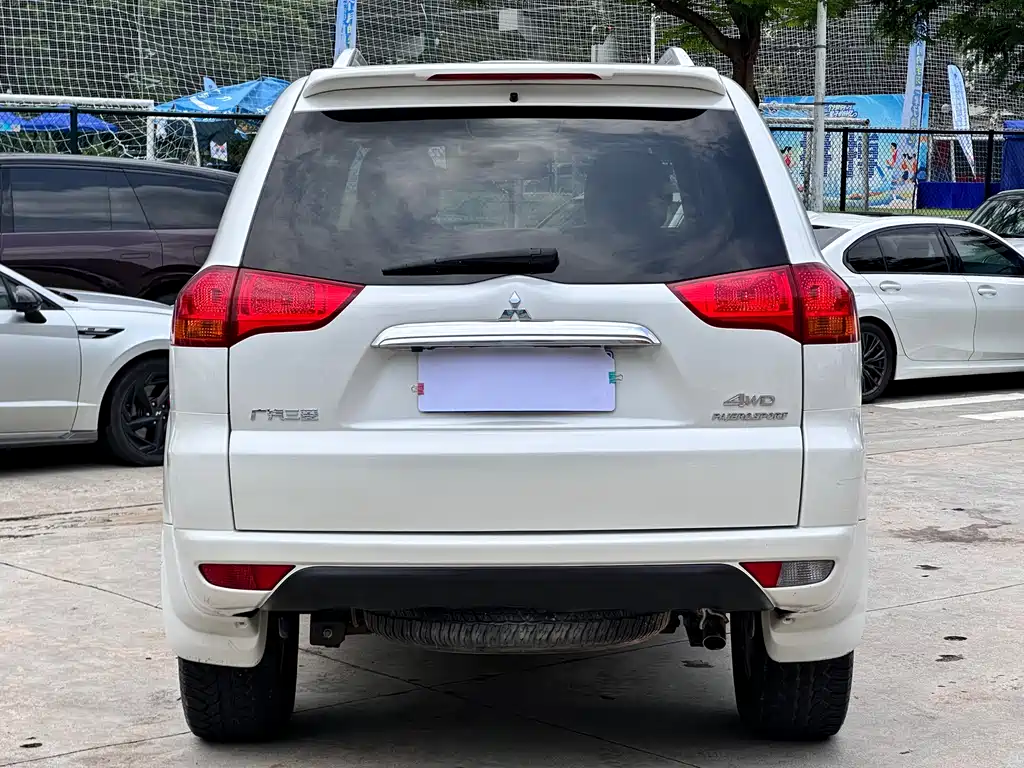 Mitsubishi Pajero Sport 2013 3.0L AT Flagship