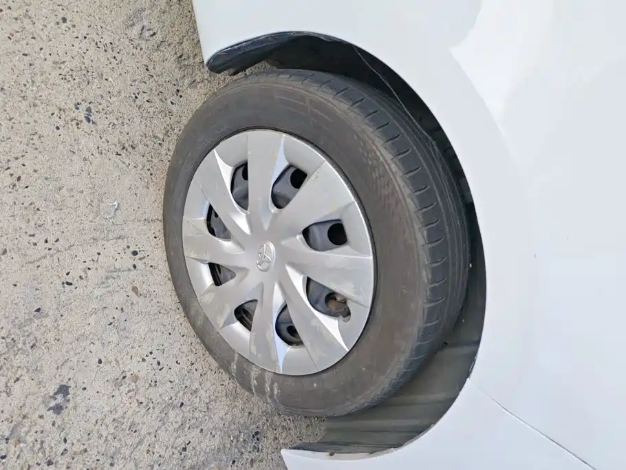 Toyota Yaris L — миниатюра 6