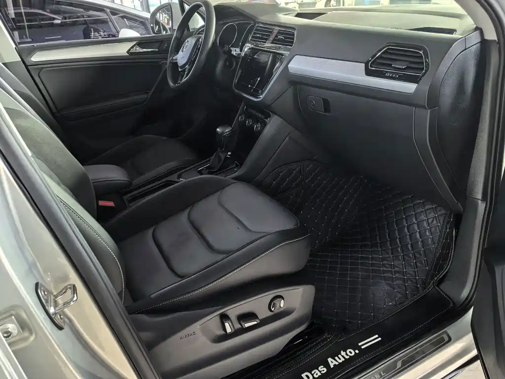 Volkswagen Tiguan L — миниатюра 9