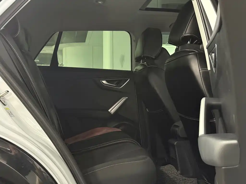 Audi Q2L — миниатюра 7