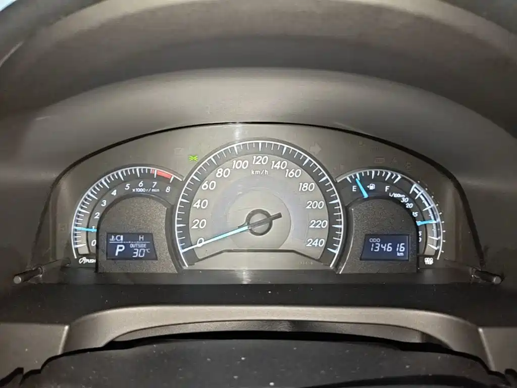 Toyota Camry — миниатюра 12