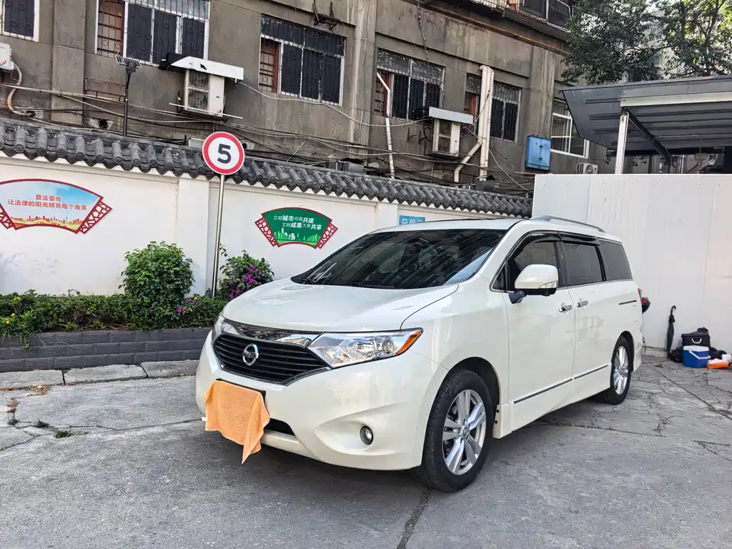 Nissan Quest 2018