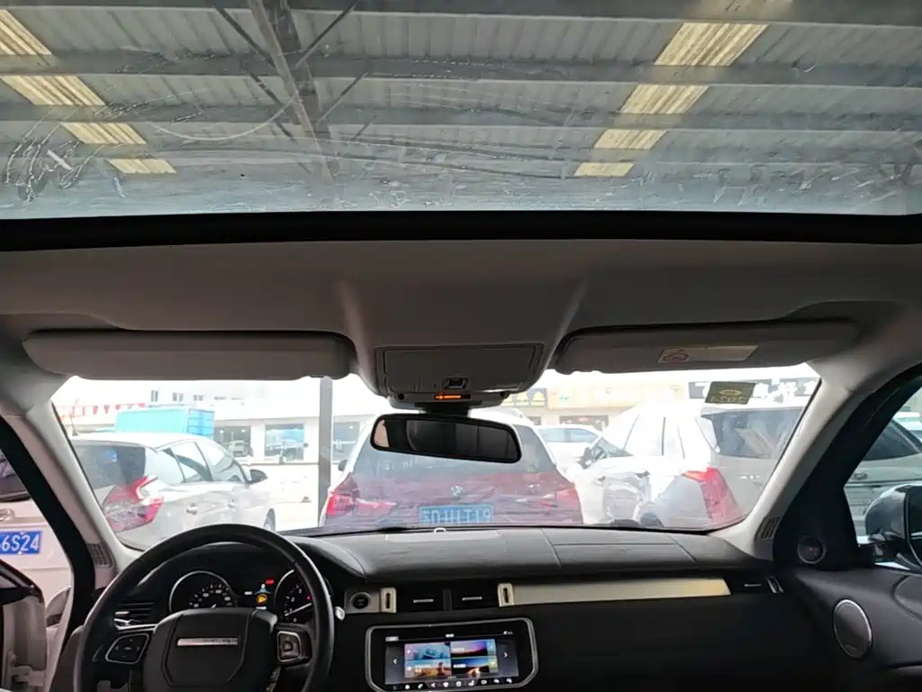 Land Rover Evoque — миниатюра 18