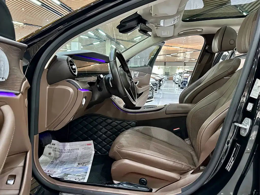 Mercedes-Benz E-Class — миниатюра 10