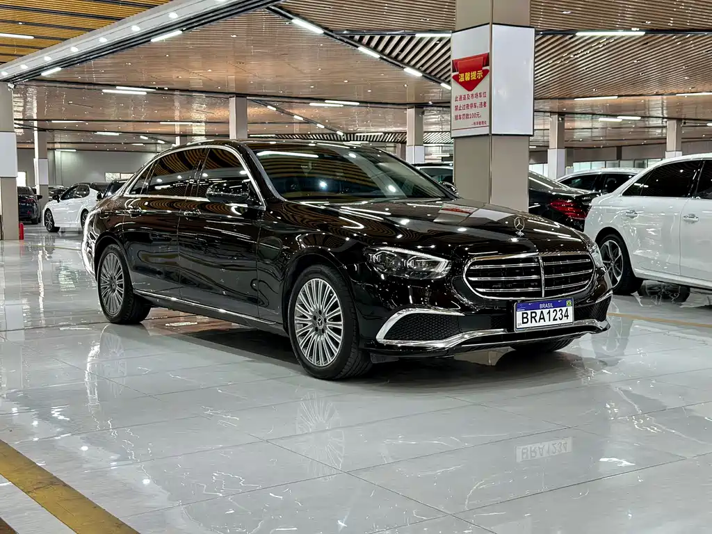 Mercedes-Benz E-Class — миниатюра 3