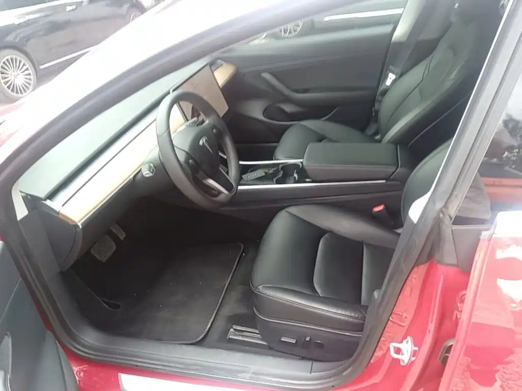 Tesla Model 3 — миниатюра 15