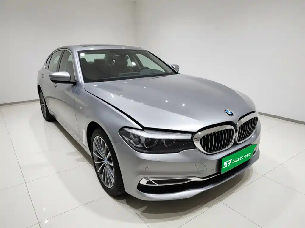 BMW 5 Series — миниатюра 3