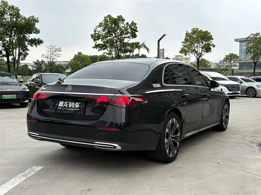 Mercedes-Benz E-Class — миниатюра 9