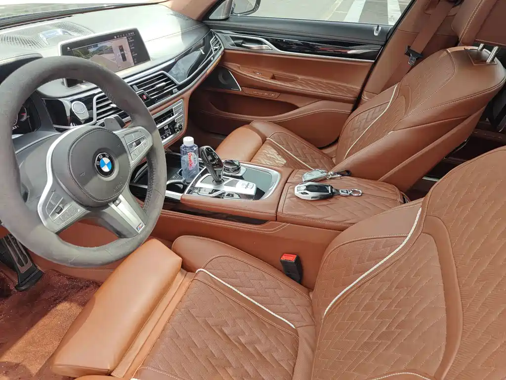 BMW 7 Series — миниатюра 16