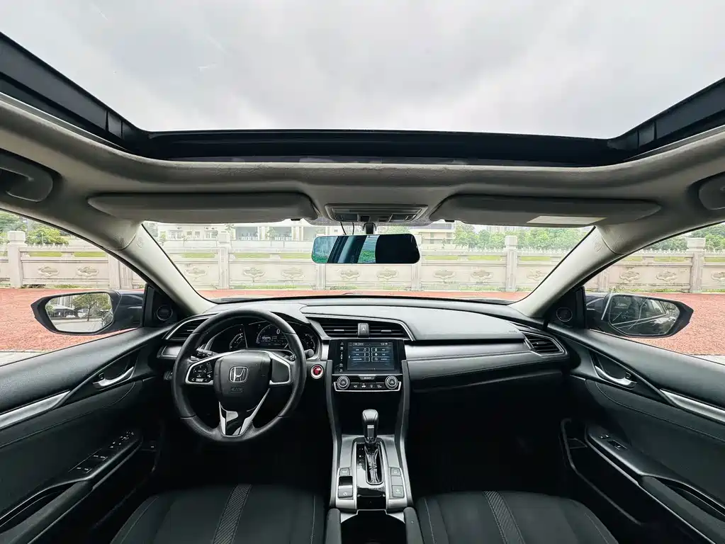 Honda Civic — миниатюра 8