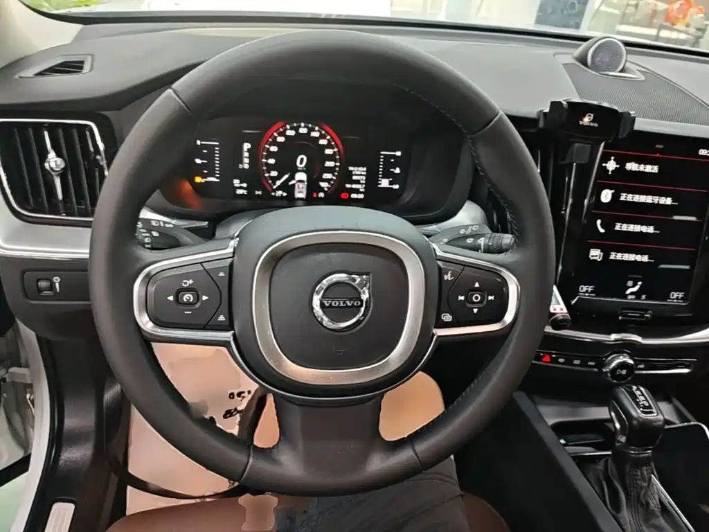 Volvo XC60 — миниатюра 11