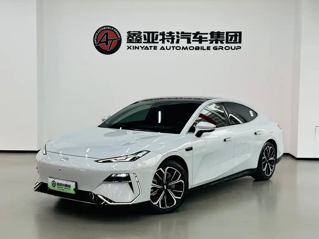 Geely Galaxy E8 2025 700km Voyage Smart Drive Edition