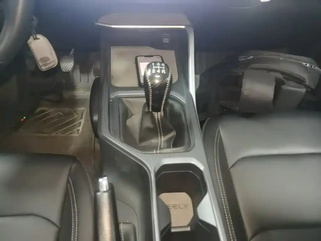 Geely Emgrand — миниатюра 10