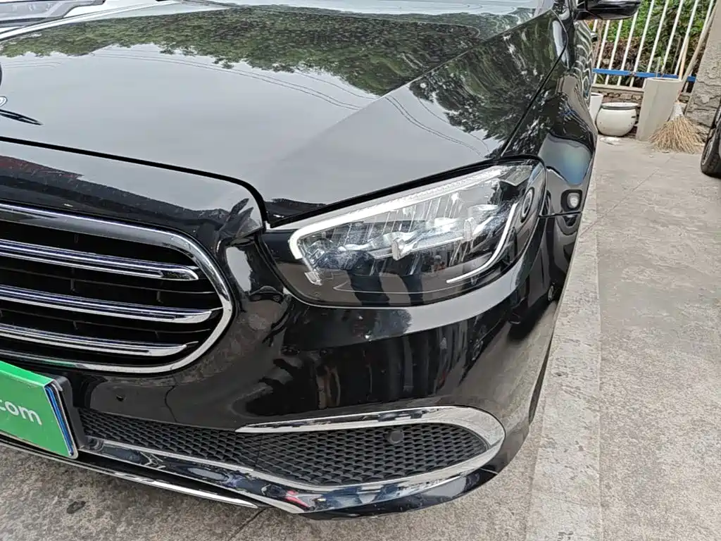 Mercedes-Benz E-Class — миниатюра 24