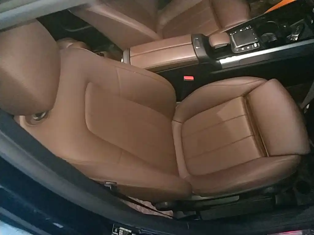 Mercedes-Benz GLB — миниатюра 25