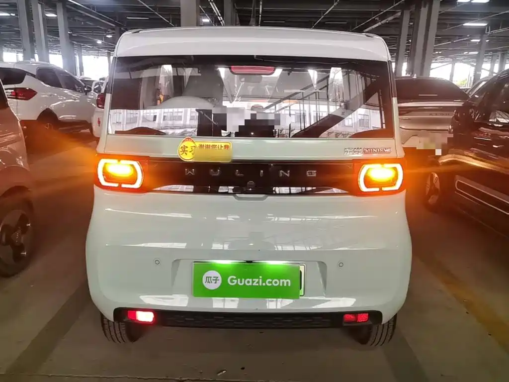 Wuling MINIEV — миниатюра 6